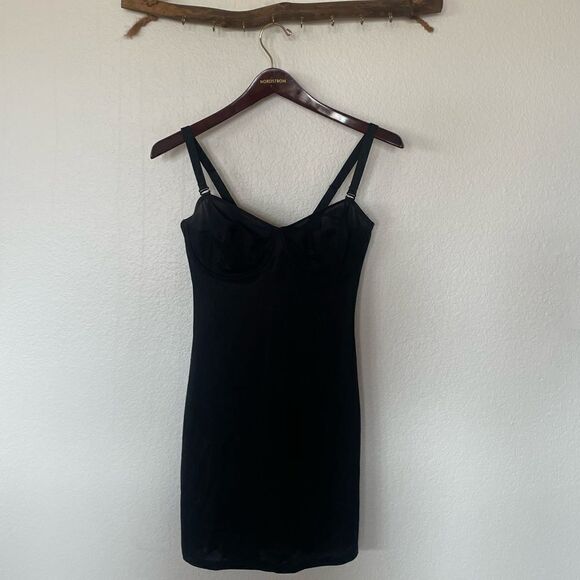 Black slip dress - Picture 2 of 4